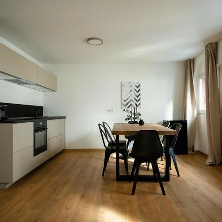 Oldtown Studio Apartment With 2 Bathrooms 뒤셀도르프 외부 사진
